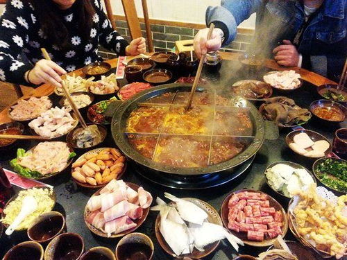 重庆火锅的国际化之路:走向世界的中国美味